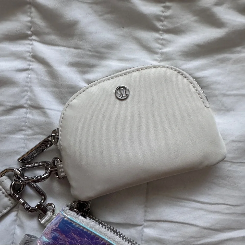 30 ✨🆕 Lululemon Dual Pouch Wristlet - Iridescent Bone